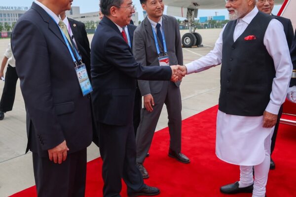जापान में मोदी बुलेट ट्रेन देखने पहुंचे, PM इशिबा के साथ नए E10 में सफर किया; ट्रेनिंग ले रहे भारतीय ड्राइवरों से मिले